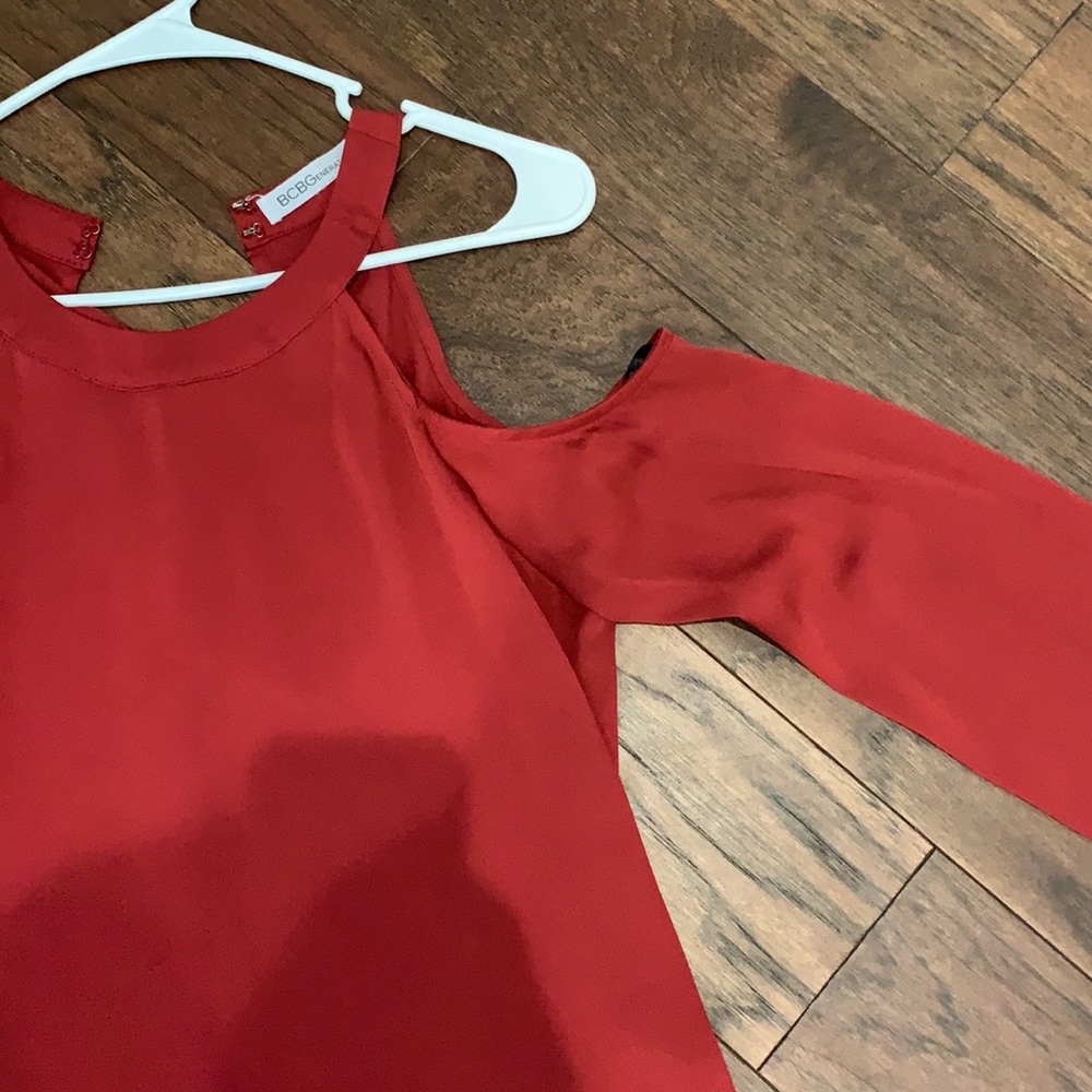 BCBGeneration Cold Shoulder Top - Picture 2 of 3